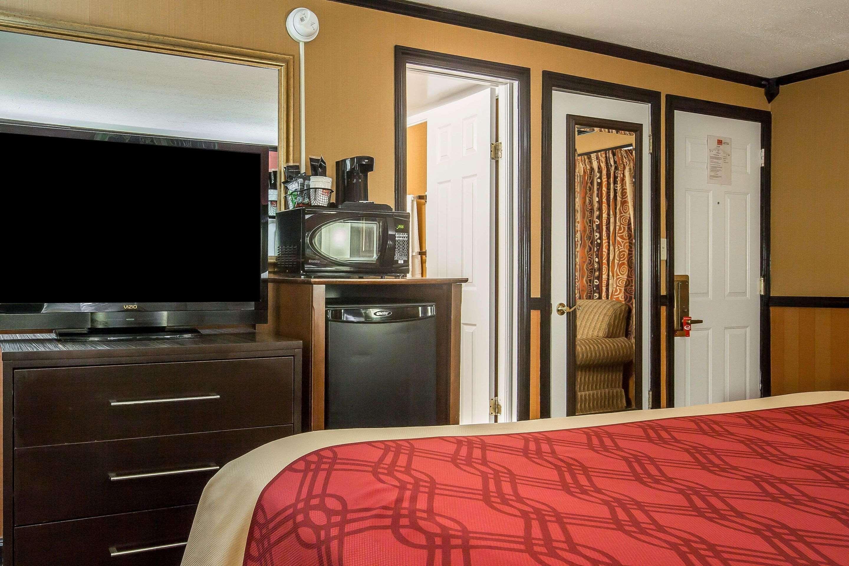 อีโคโน ลอดจ์ มอนต์พีเลียร์ I-89 Hotel ภายนอก รูปภาพ