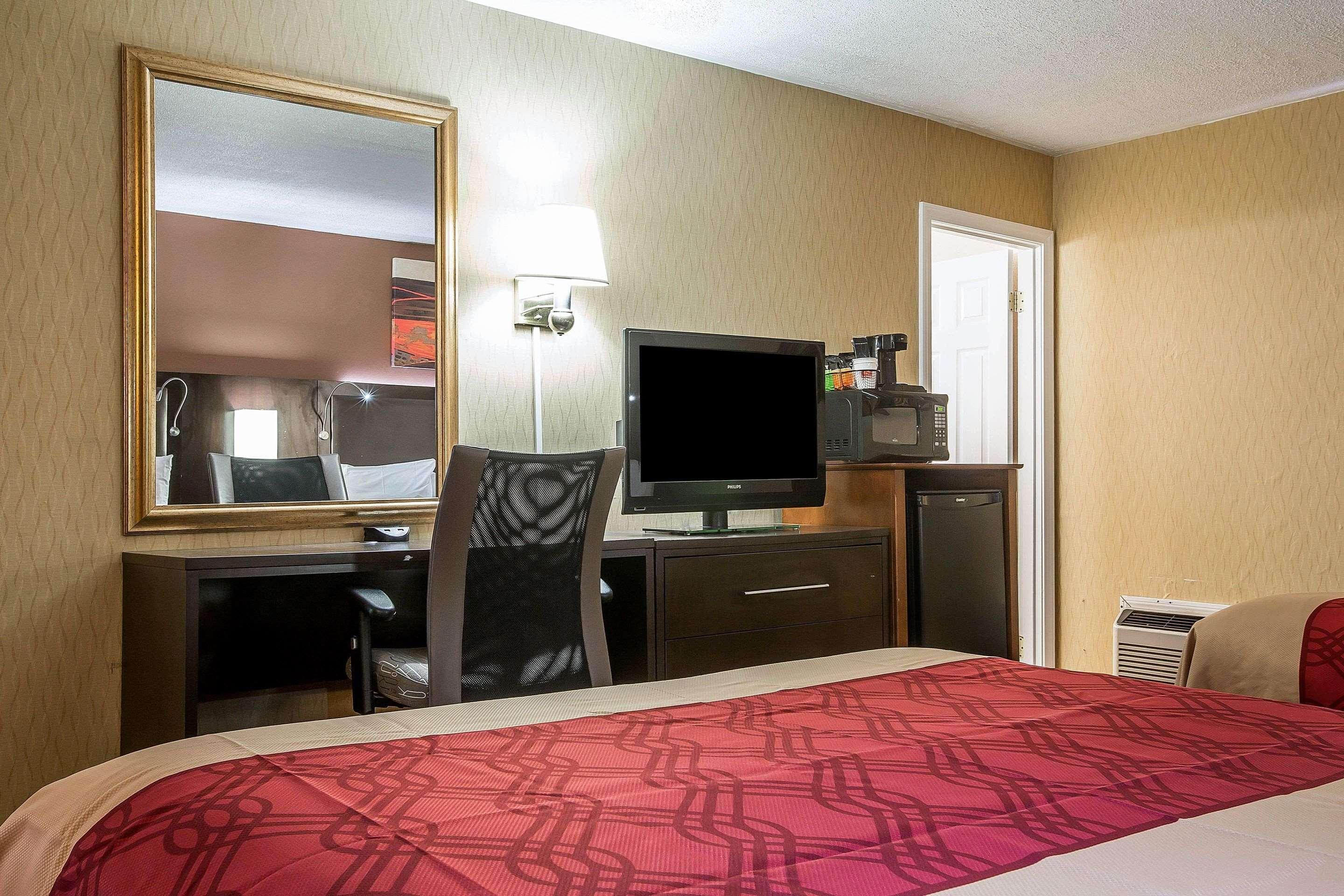 อีโคโน ลอดจ์ มอนต์พีเลียร์ I-89 Hotel ภายนอก รูปภาพ